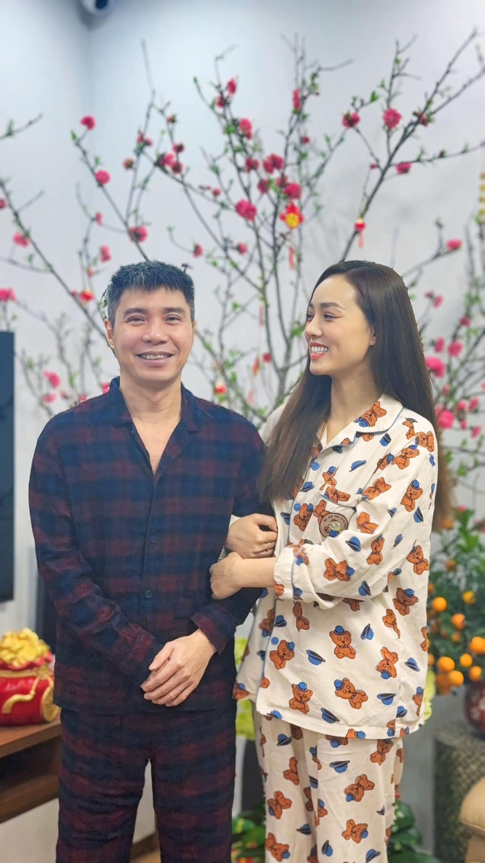 Bà xã NSND Công Lý đón tuổi mới. Ảnh: FBNV