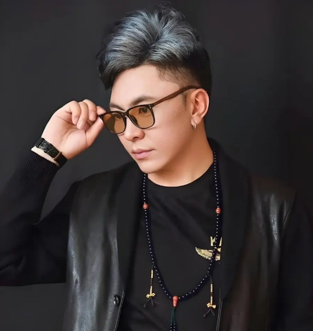 Anduo Luosang, một ca sĩ Tây Tạng nổi tiếng. (Ảnh Internet).