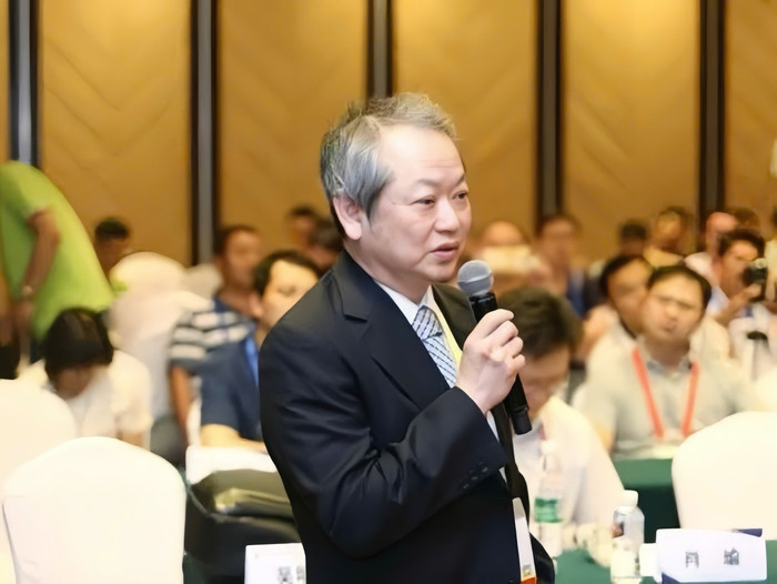 Bác sĩ Ngô Minh Phong qua đời sau khi mắc cúm. Ảnh: Weibo