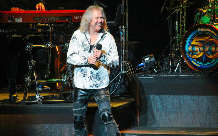 Nam ca sĩ kỳ cựu thông báo mắc ung thư, phải hủy show để phẫu thuật Ảnh 2