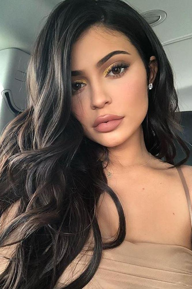 Kylie Jenner và những cột mốc định hình xu hướng trang điểm toàn cầu Ảnh 5