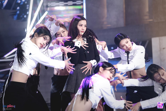 Jisoo BLACKPINK đang hoạt động năng nổ ở 2 mảng âm nhạc và phim ảnh - Nguồn: SBS.