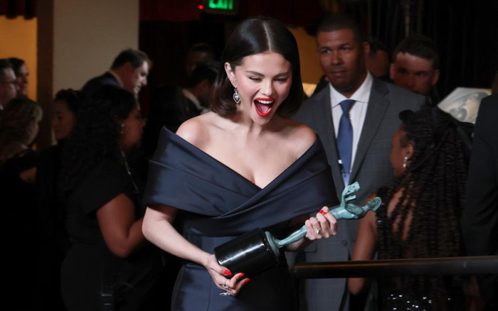 Selena Gomez về dáng nuột nà, lên đồ tối giản vẫn 'rực sáng' thảm đỏ Ảnh 2