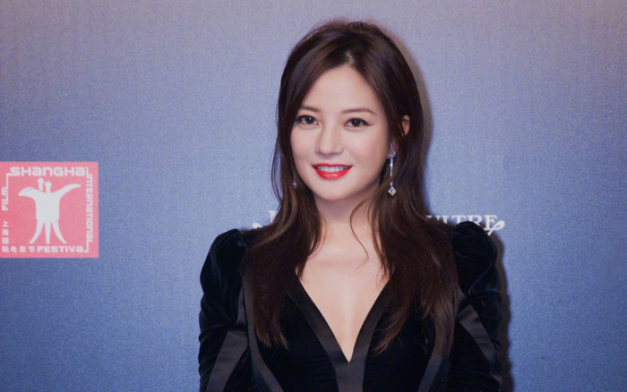 Nhan sắc tuổi 49 của Triệu Vy gây bất ngờ Ảnh 2