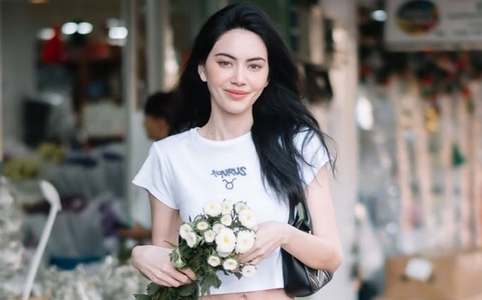 Ngỡ ngàng trước đôi chân gầy tong teo của mỹ nhân đẹp nhất Thái Lan Ảnh 2