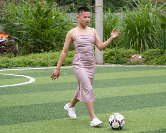 Hình ảnh về chiếc váy hồng đang hot rần rần những ngày qua trên mạng xã hội là sản phẩm của AI.