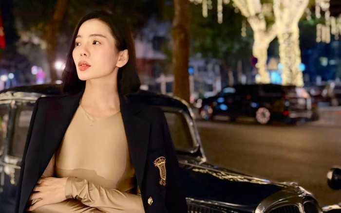 Soi cận visual Lệ Quyên ngoài đời thực Ảnh 2