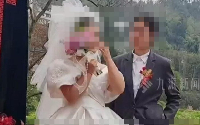 Chú rể vắng mặt tại đám cưới, em gái diện vest nắm tay cô dâu bước vào lễ đường Ảnh 2