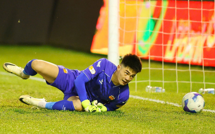Sự xuất sắc của thủ môn Trần Trung Kiên không thể cứu HAGL Ảnh 2