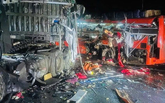 Tai nạn xe khách và xe đầu kéo khiến 6 người tử vong ở Sơn La: Đã có nguyên nhân ban đầu Ảnh 2