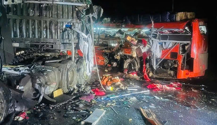 Qua kiểm tra, tài xế xe khách âm tính với ma túy và không có nồng độ cồn. Ảnh: báo Giao Thông