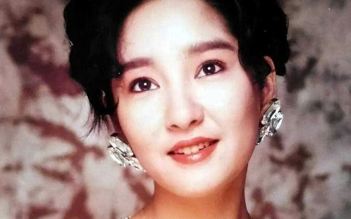 Nữ diễn viên nổi tiếng một thời bị bắt gặp nhặt đồ ăn thừa để sống Ảnh 2