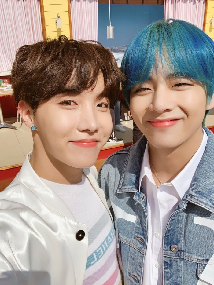 J-Hope và V của BTS: Tình bạn được ghi dấu qua một món quà đặc biệt Ảnh 1