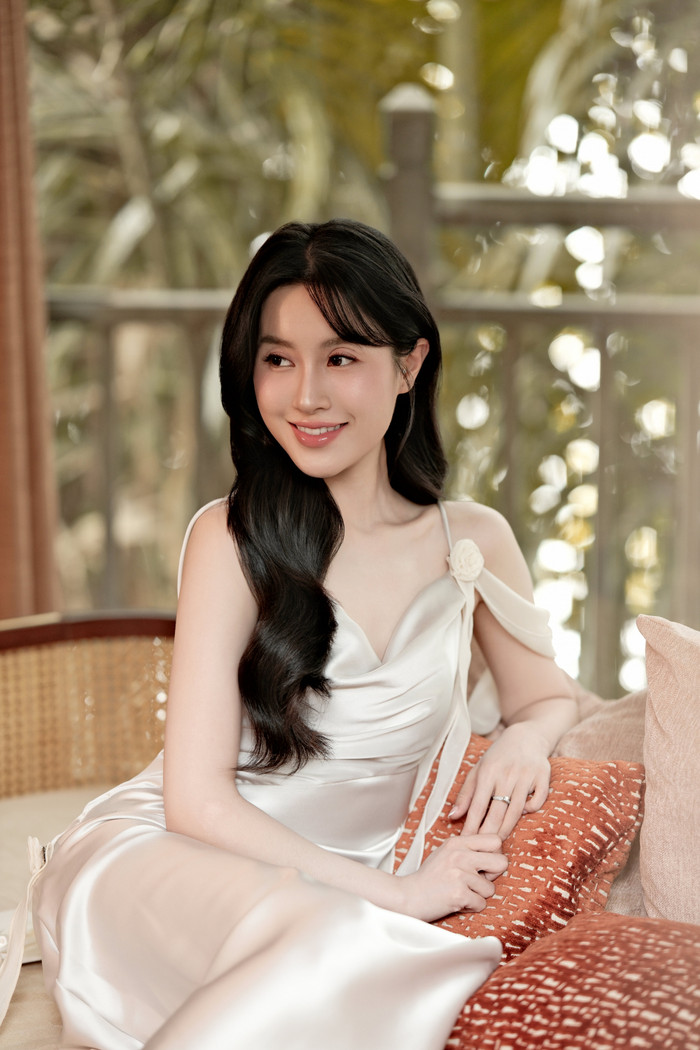 Nhan sắc xinh đẹp của bạn đời Vũ Cát Tường - vũ công Thu Trang. (Ảnh: NVCC)