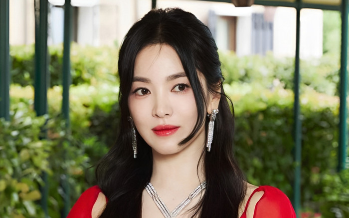 Song Hye Kyo và tình tin đồn kém 11 tuổi chính thức 'về chung một nhà' Ảnh 2