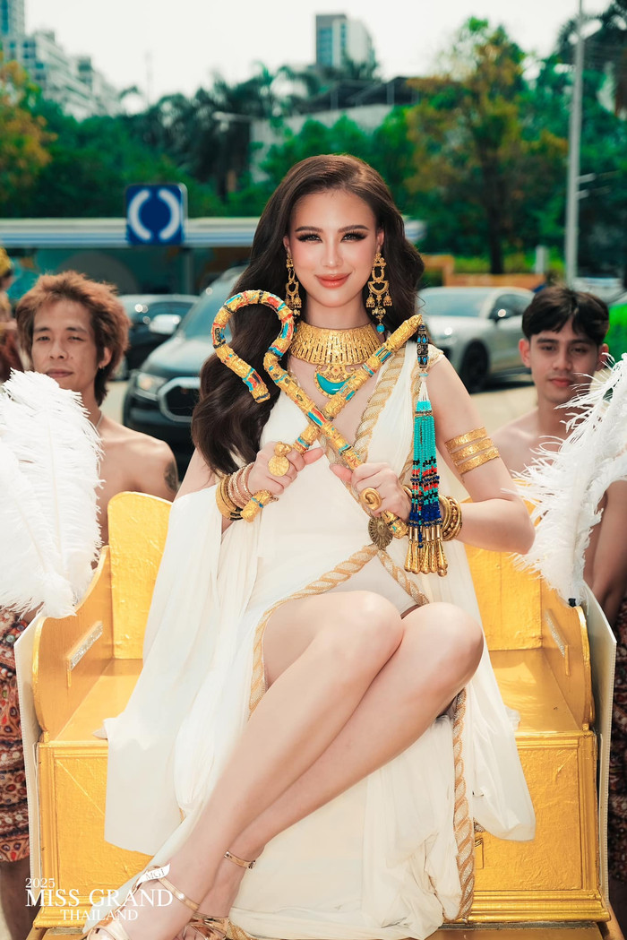 Người đẹp xuất hiện với tạo hình tựa nữ thần Ai Cập. (Ảnh: Miss Grand Thailand)