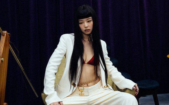 Mốt 'nội y phối rời' nóng bỏng của Jennie trị giá hơn 400 triệu đồng Ảnh 2