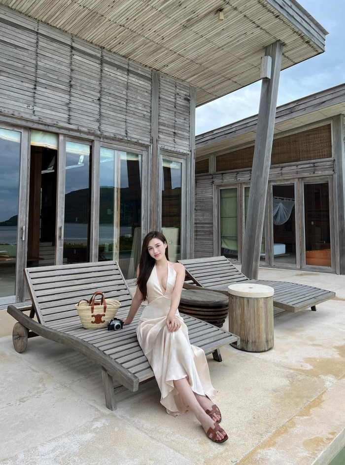 Người hâm mộ hy vọng Hoa hậu Đỗ Thị Hà sẽ sớm công khai chuyện tình cảm. (Ảnh: FBNV)