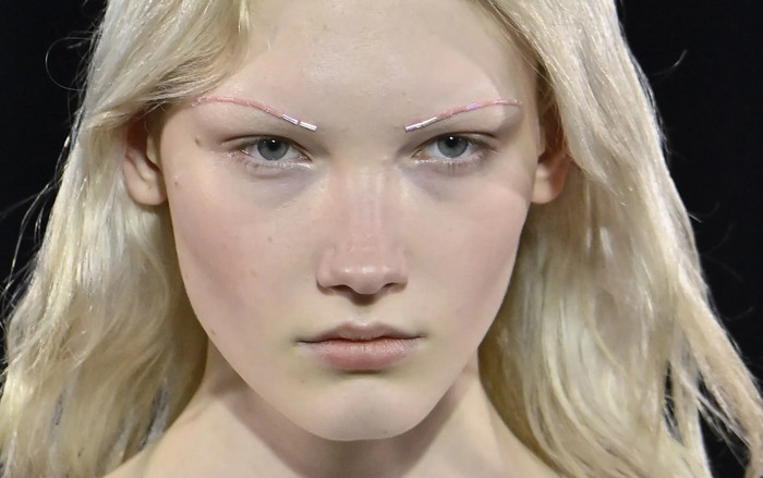 Sân chơi sắc đẹp hoài cổ tại Simone Rocha show Ảnh 1