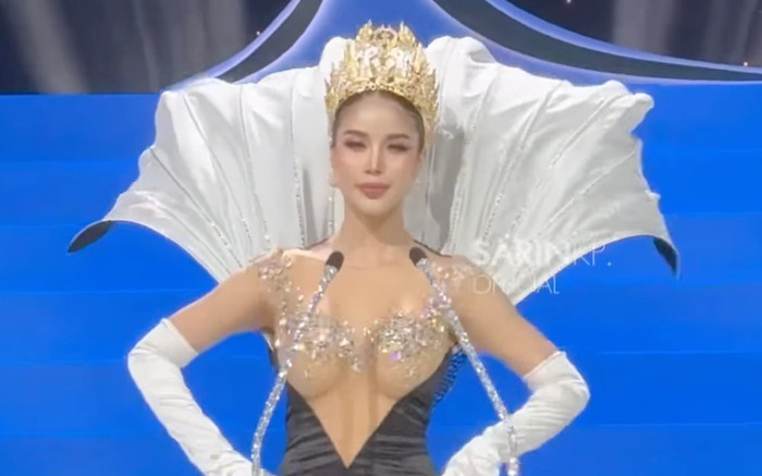 Thí sinh hoa hậu diện váy xuyên thấu 'hở nửa cơ thể' trên sân khấu Ảnh 2