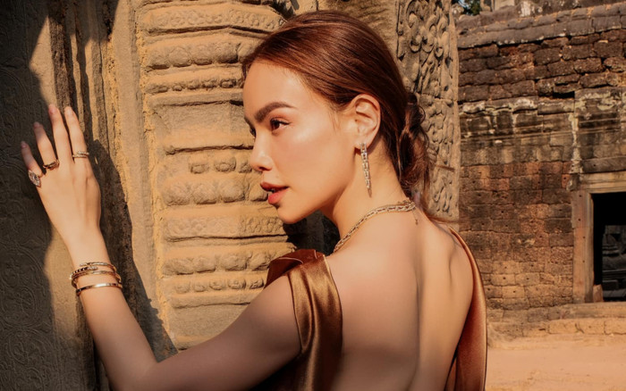 Hồ Ngọc Hà 'cân đẹp' chiếc váy ai cũng sợ Ảnh 2