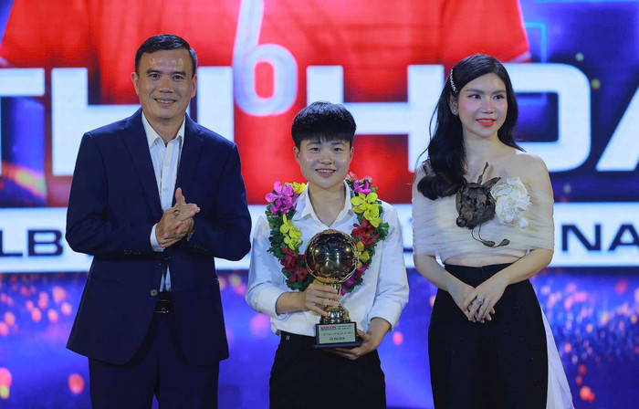 Trực tiếp Gala Quả bóng Vàng Việt Nam 2024: Nguyễn Xuân Son không có đối thủ Ảnh 7