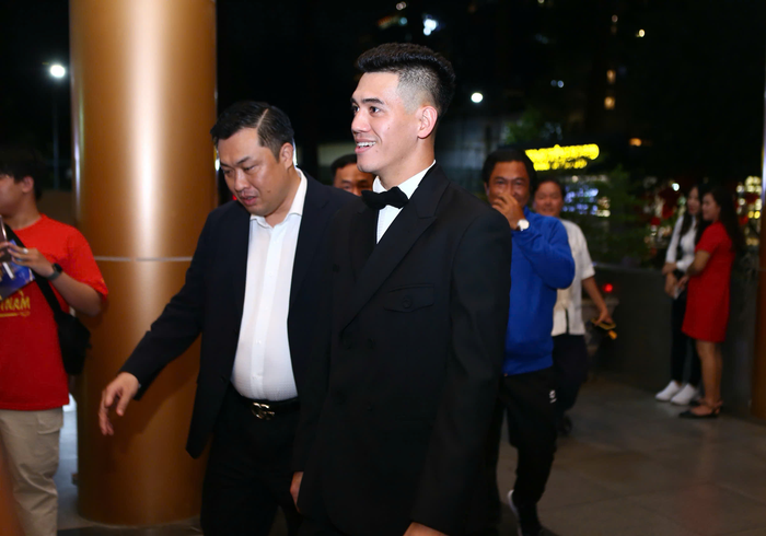 Trực tiếp Gala Quả bóng Vàng Việt Nam 2024: Nguyễn Xuân Son không có đối thủ Ảnh 13