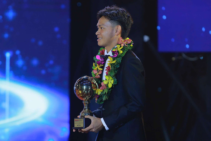 Trực tiếp Gala Quả bóng Vàng Việt Nam 2024: Nguyễn Xuân Son không có đối thủ Ảnh 6