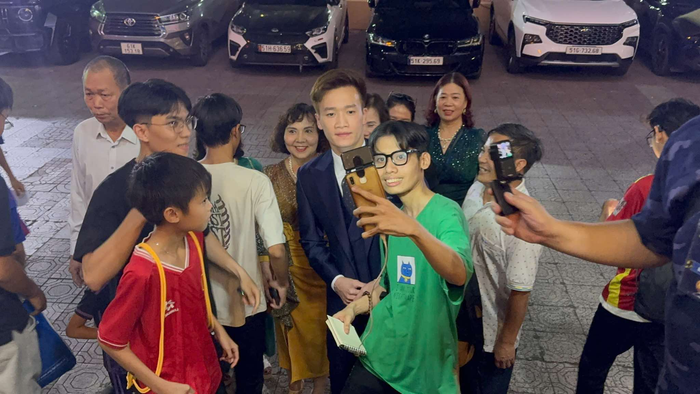 Trực tiếp Gala Quả bóng Vàng Việt Nam 2024: Nguyễn Xuân Son không có đối thủ Ảnh 1