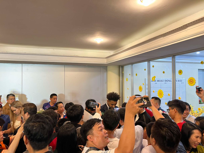 Trực tiếp Gala Quả bóng Vàng Việt Nam 2024: Nguyễn Xuân Son không có đối thủ Ảnh 3