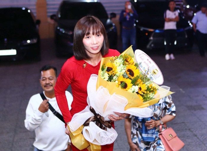 Trực tiếp Gala Quả bóng Vàng Việt Nam 2024: Nguyễn Xuân Son không có đối thủ Ảnh 1