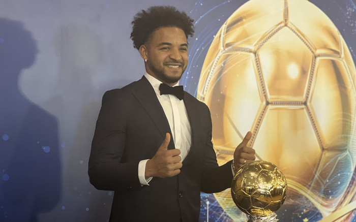 Cú đúp danh hiệu cho Nguyễn Xuân Son Ảnh 2