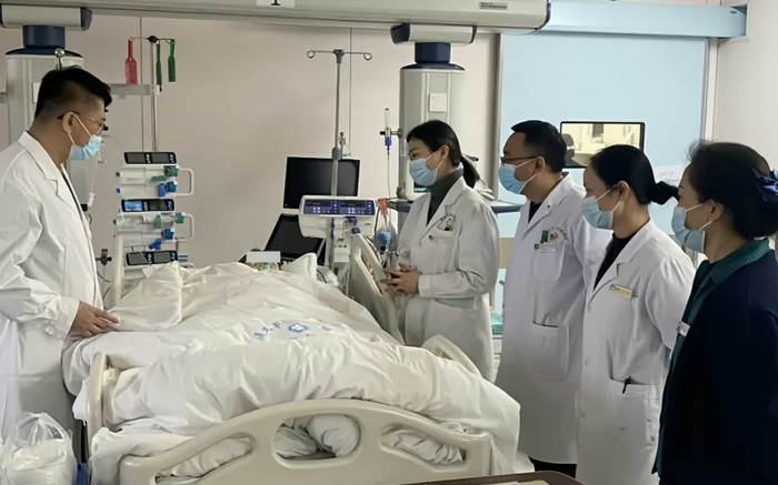 Bà bầu lập kỷ lục khi sinh con ở tuổi 64, nhóc tỳ chào đời 2,4kg khiến bác sĩ bất ngờ Ảnh 2