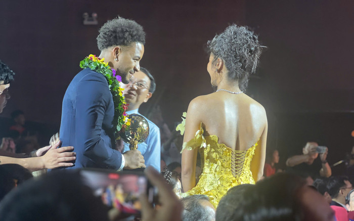 Hành động tinh tế của Hoa hậu H'Hen Niê dành cho Nguyễn Xuân Son Ảnh 2