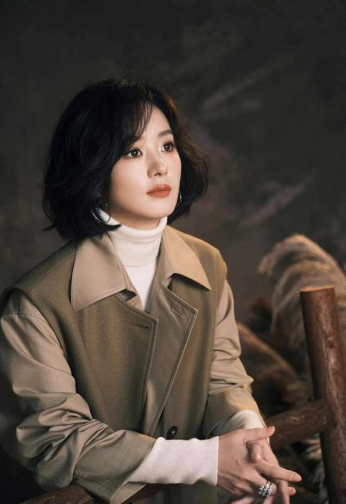 Triệu Lệ Dĩnh là nữ diễn viên đắt giá của Cbiz. Ảnh: Weibo