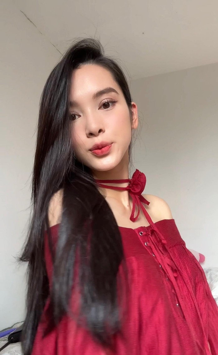 Nhan sắc xinh đẹp của Quỳnh Lương khi mang bầu nhận được nhiều lời khen. (Ảnh: FBNV)