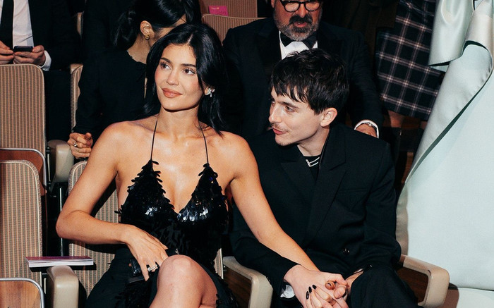 Bạn trai Kylie Jenner đeo trang sức 2 tỷ đồng đến dự tiệc đề cử Oscar Ảnh 2