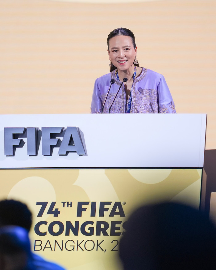 Với tinh thần quyết tâm và sự cống hiến không ngừng, Madam Pang được 28,51% người tham gia khảo sát ghi nhận là một nhà lãnh đạo tận tâm, luôn nỗ lực vì sự phát triển của bóng đá Thái Lan. Ảnh: FBNV