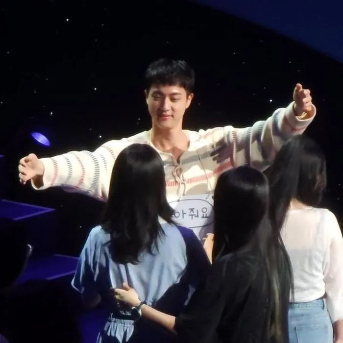 Nữ khán giả Nhật Bản bị bắt giữ vì cưỡng hôn Jin (BTS) Ảnh 1