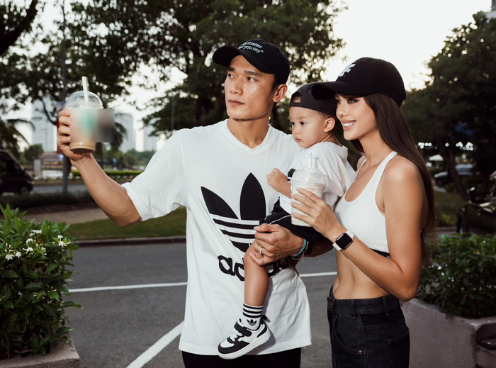 Vợ Bùi Tiến Dũng nhận về nhiều lời khen về mặt hình thể. Dù đã trải qua một lần sinh nở, cô nàng vẫn duy trì được vóc dáng không chút mỡ thừa.  