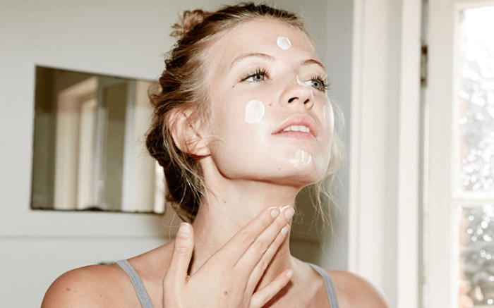 Lão hóa không chỉ ở khuôn mặt: Vì sao bạn cần chăm sóc da cổ? Ảnh 2