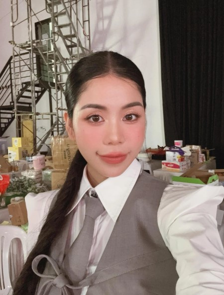 Hằng Du Mục thường xuyên vướng ồn ào trong thơi gian gần đây