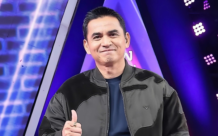 Kiatisuk gây sốt khi làm ca sĩ Ảnh 2