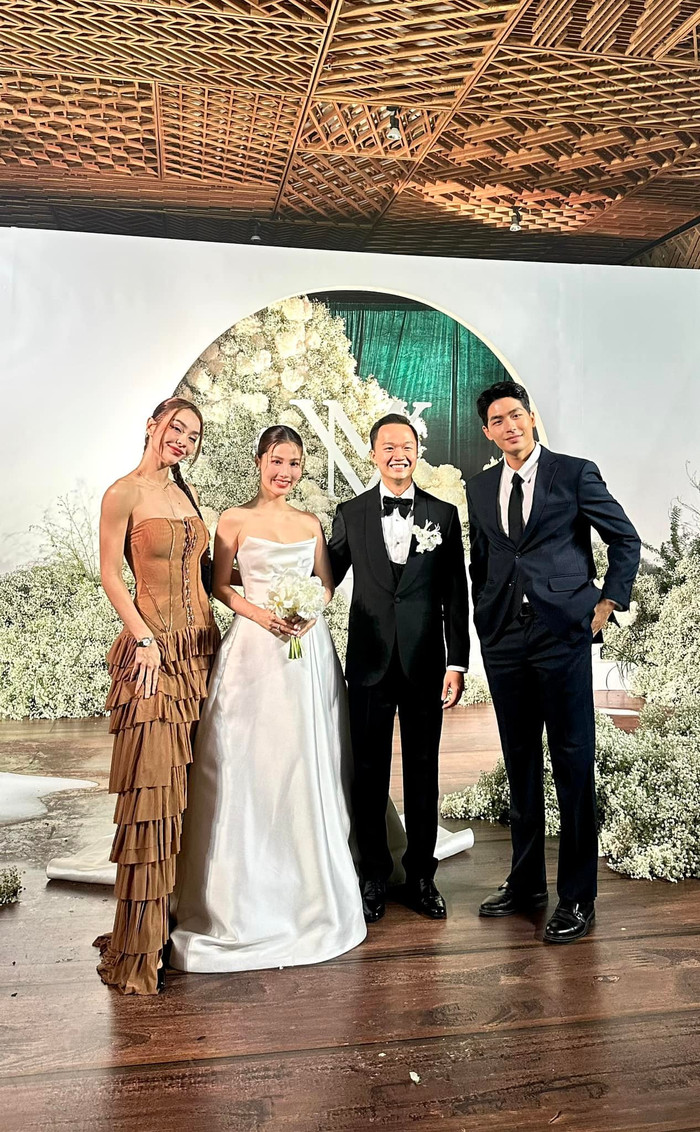 Cặp đôi thường cùng nhau tham gia các sự kiện của bạn bè thân thiết. (Ảnh: FBNV)