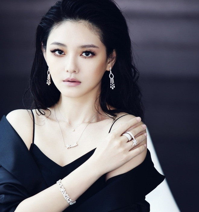 Sự ra đi của Từ Hy Viên ở tuổi 48 để lại nhiều tiếc thương trong lòng người hâm mộ.