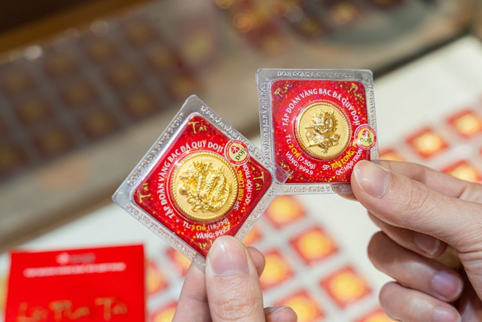 Ngày vía Thần Tài là khoảng thời gian nhiều người gần đi mua vàng để cầu may mắn. (Ảnh minh họa)