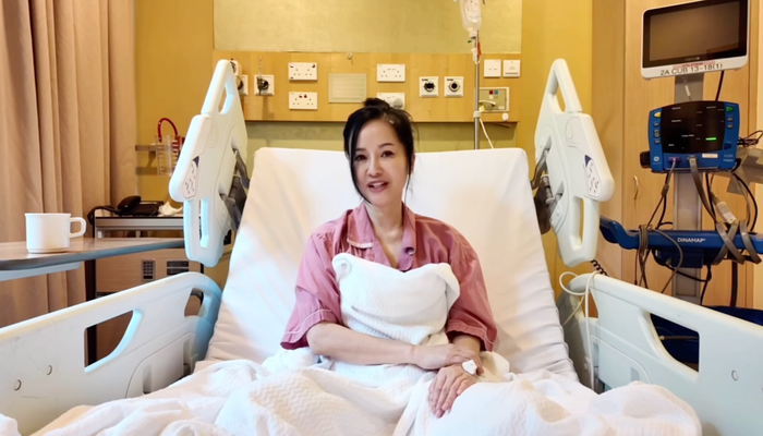 Ca sĩ Hồng Nhung cho biết đã điều trị đợt đầu, phẫu thuật xong và hiện tại sức khoẻ ổn định. (Ảnh: FBNV)