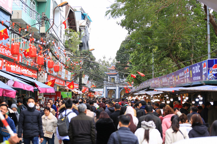 Hôm nay (3/2, tức mùng 6 Tết Nguyên đán), người lao động trên cả nước đã quay trở lại làm việc sau 9 ngày nghỉ Tết.