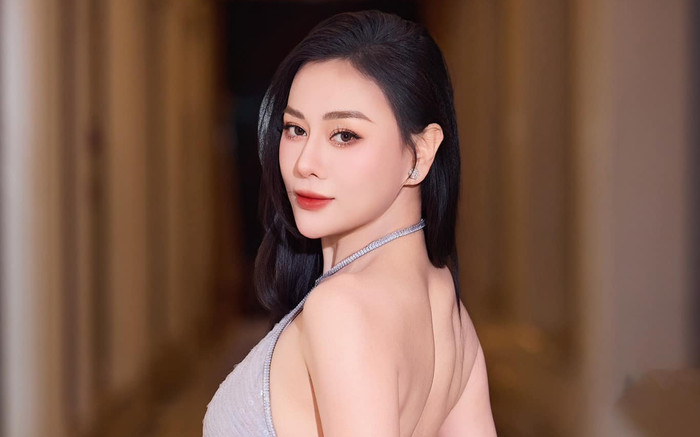 Phương Oanh gây bất ngờ với vóc dáng 'mình hạc xương mai' Ảnh 2