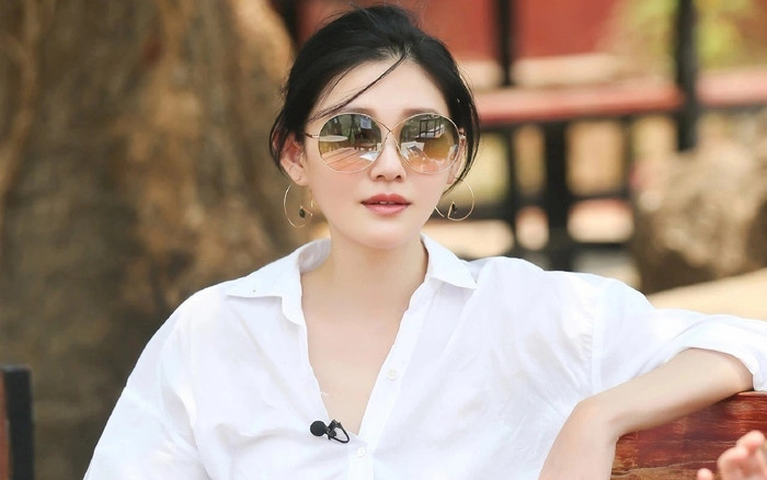 Từ Hy Viên từng đóng Vườn Sao Băng, Thiện Nữ U Hồn, Bong Bóng Mùa Hè, Gặp Gỡ Tình Yêu Ở Góc Phố…